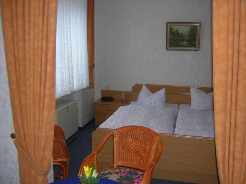 Hotel Zur Winzergenossenschaft Ernst Room photo