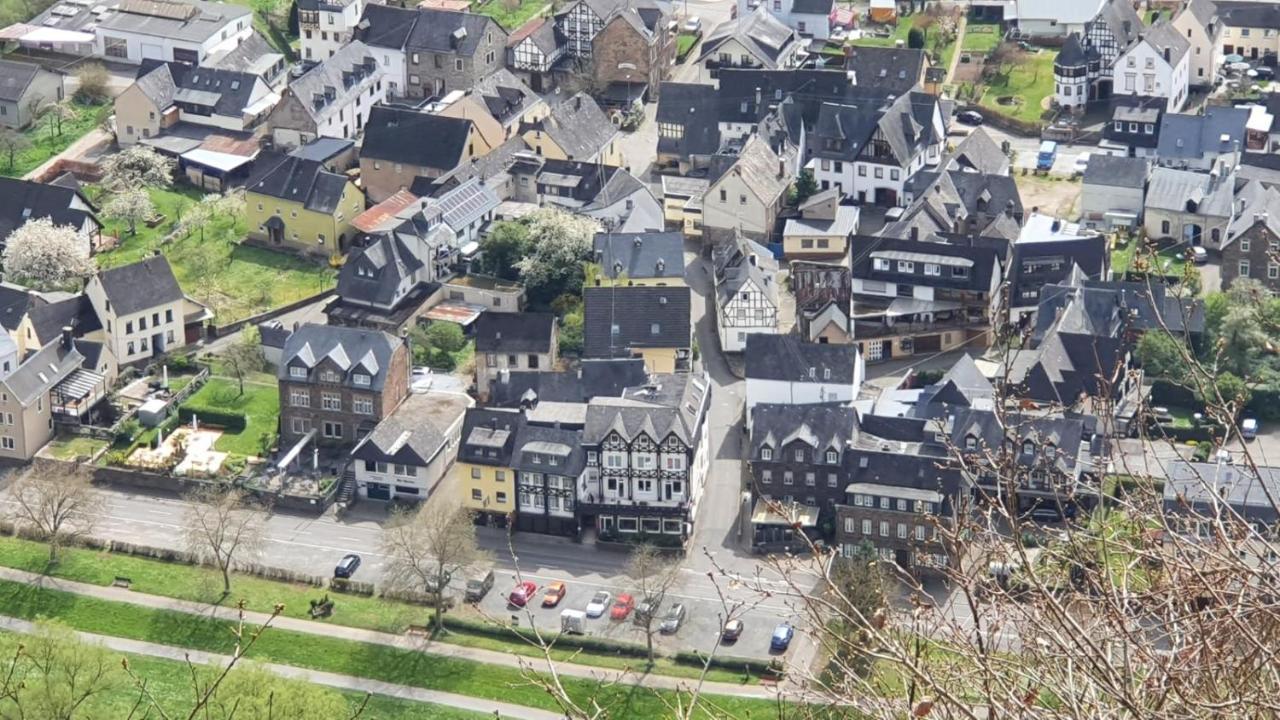 Hotel Zur Winzergenossenschaft Ernst Exterior photo