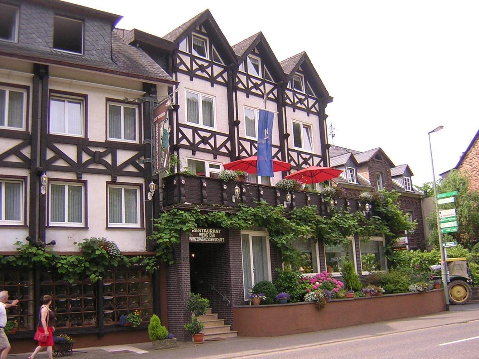 Hotel Zur Winzergenossenschaft Ernst Exterior photo