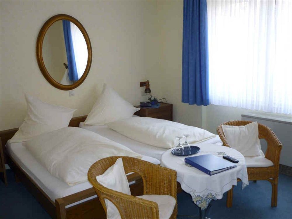 Hotel Zur Winzergenossenschaft Ernst Exterior photo