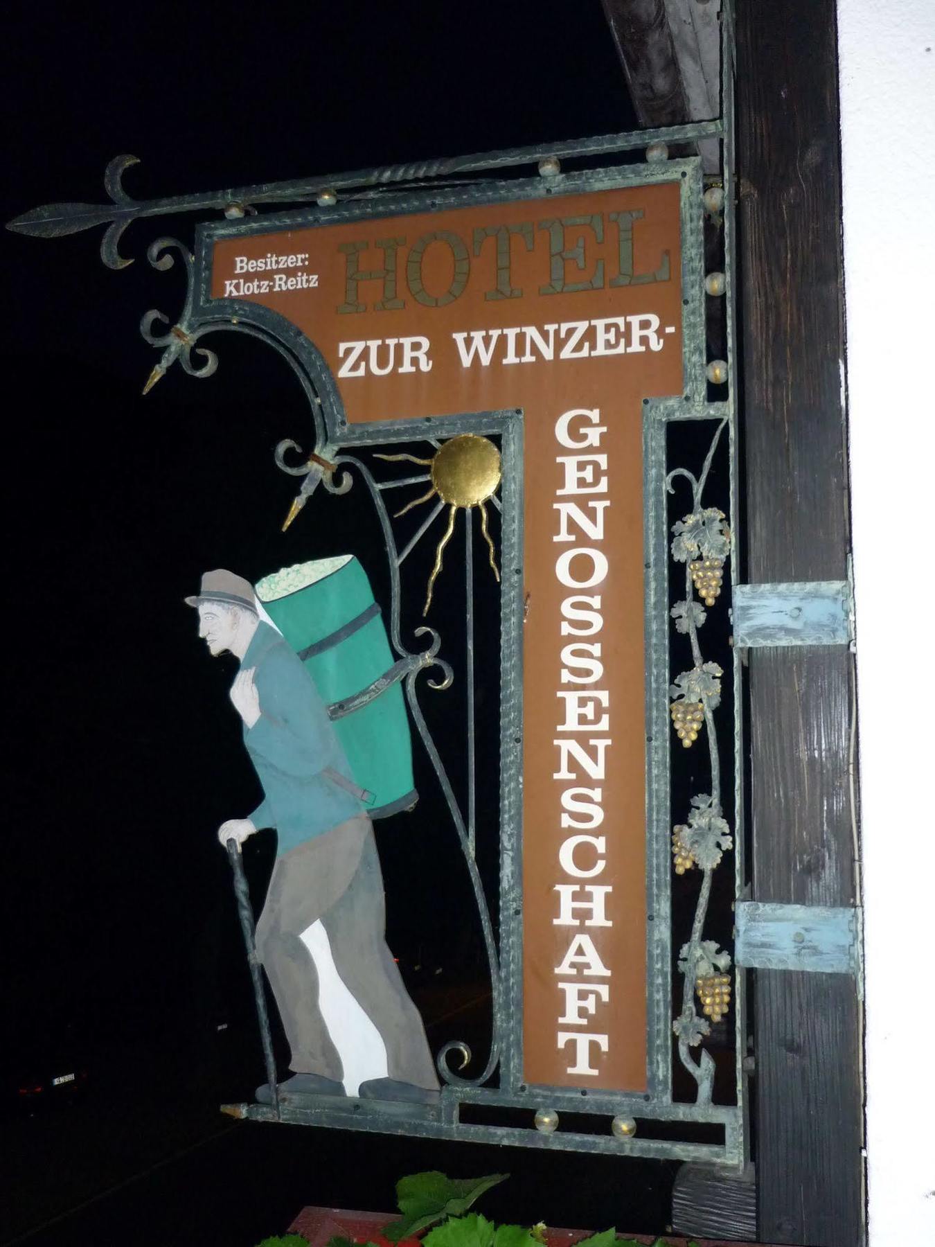 Hotel Zur Winzergenossenschaft Ernst Exterior photo